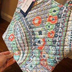Vera Bradley Tote (Citrus Paisley)           new with tags